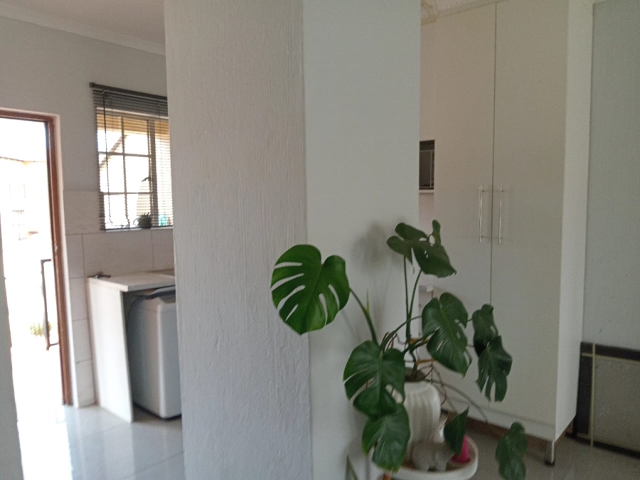 2 Bedroom Property for Sale in Wilgeheuwel Gauteng