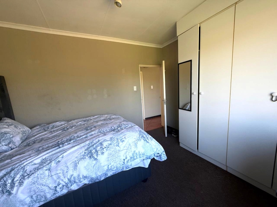 2 Bedroom Property for Sale in Wilgeheuwel Gauteng