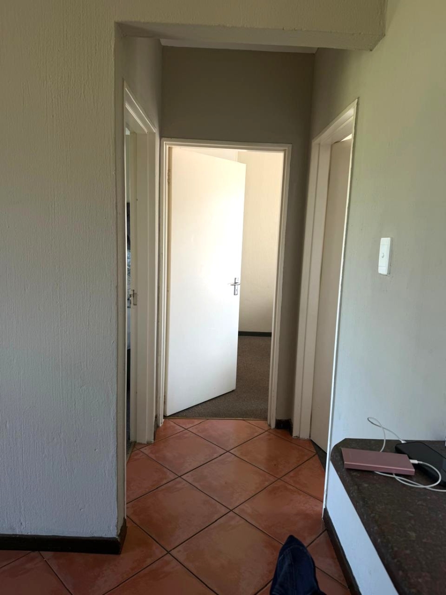 2 Bedroom Property for Sale in Wilgeheuwel Gauteng