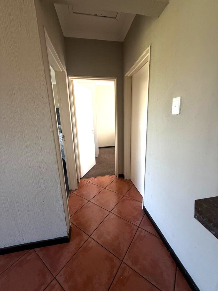 2 Bedroom Property for Sale in Wilgeheuwel Gauteng
