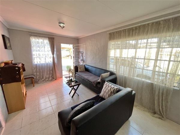 To Let 1 Bedroom Property for Rent in Sandringham Gauteng
