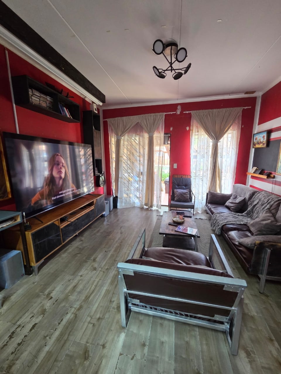 2 Bedroom Property for Sale in Wilgeheuwel Gauteng