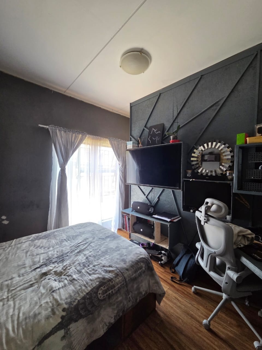 2 Bedroom Property for Sale in Wilgeheuwel Gauteng