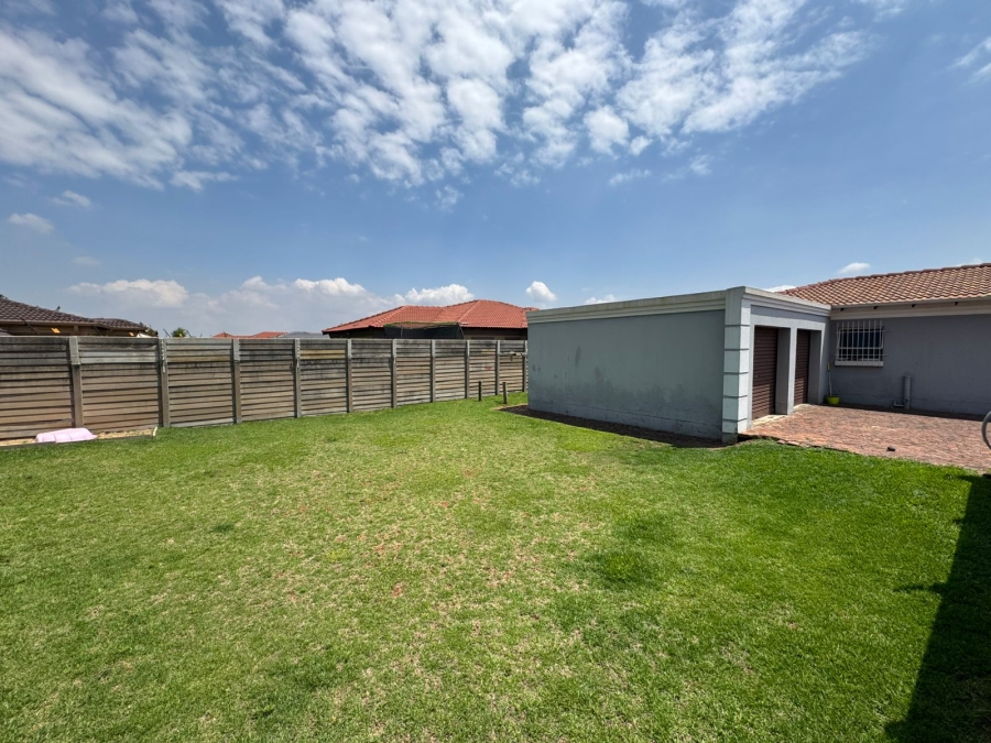 3 Bedroom Property for Sale in Denneoord Gauteng