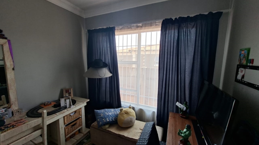 3 Bedroom Property for Sale in Denneoord Gauteng
