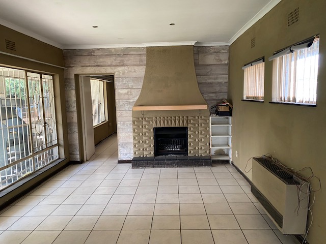 3 Bedroom Property for Sale in Buurendal Gauteng