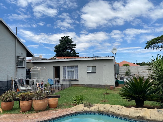 3 Bedroom Property for Sale in Buurendal Gauteng