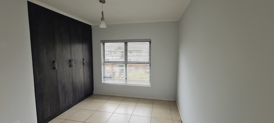 To Let 2 Bedroom Property for Rent in Greenstone Hill Gauteng