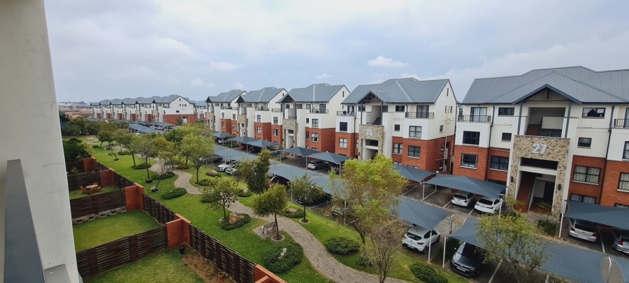 To Let 2 Bedroom Property for Rent in Greenstone Hill Gauteng