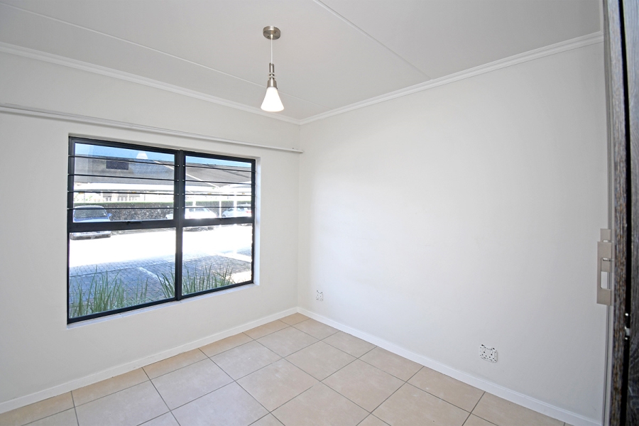 To Let 3 Bedroom Property for Rent in Greenstone Hill Gauteng