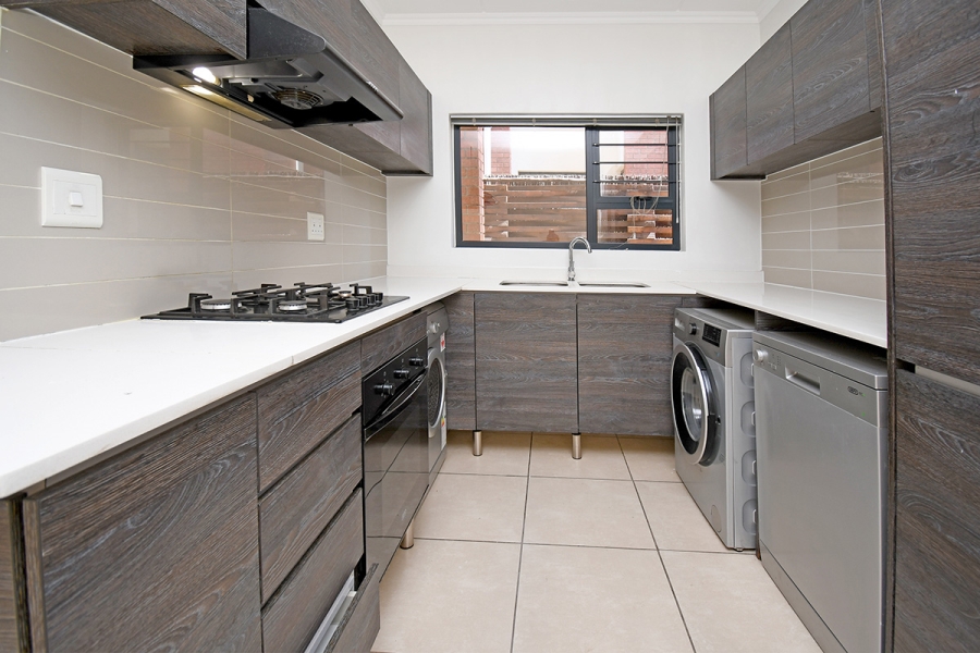 To Let 3 Bedroom Property for Rent in Greenstone Hill Gauteng