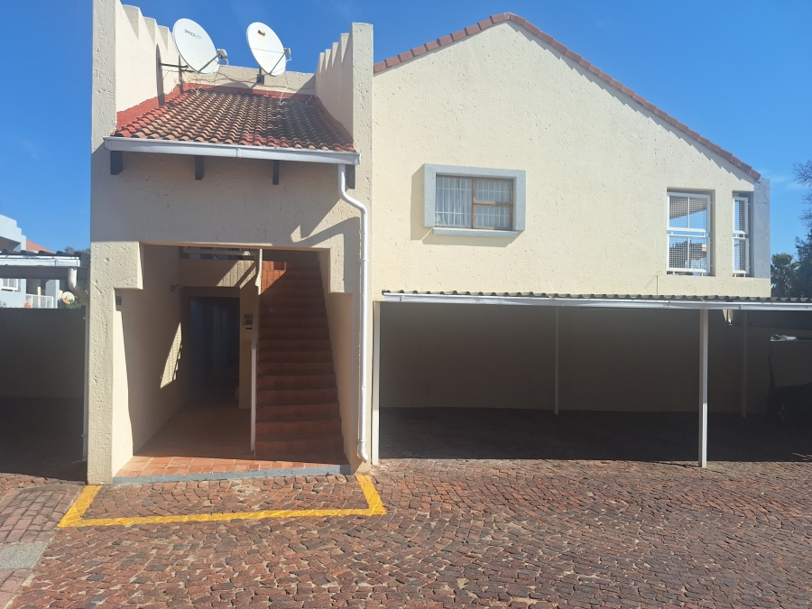 2 Bedroom Property for Sale in Corlett Gardens Gauteng