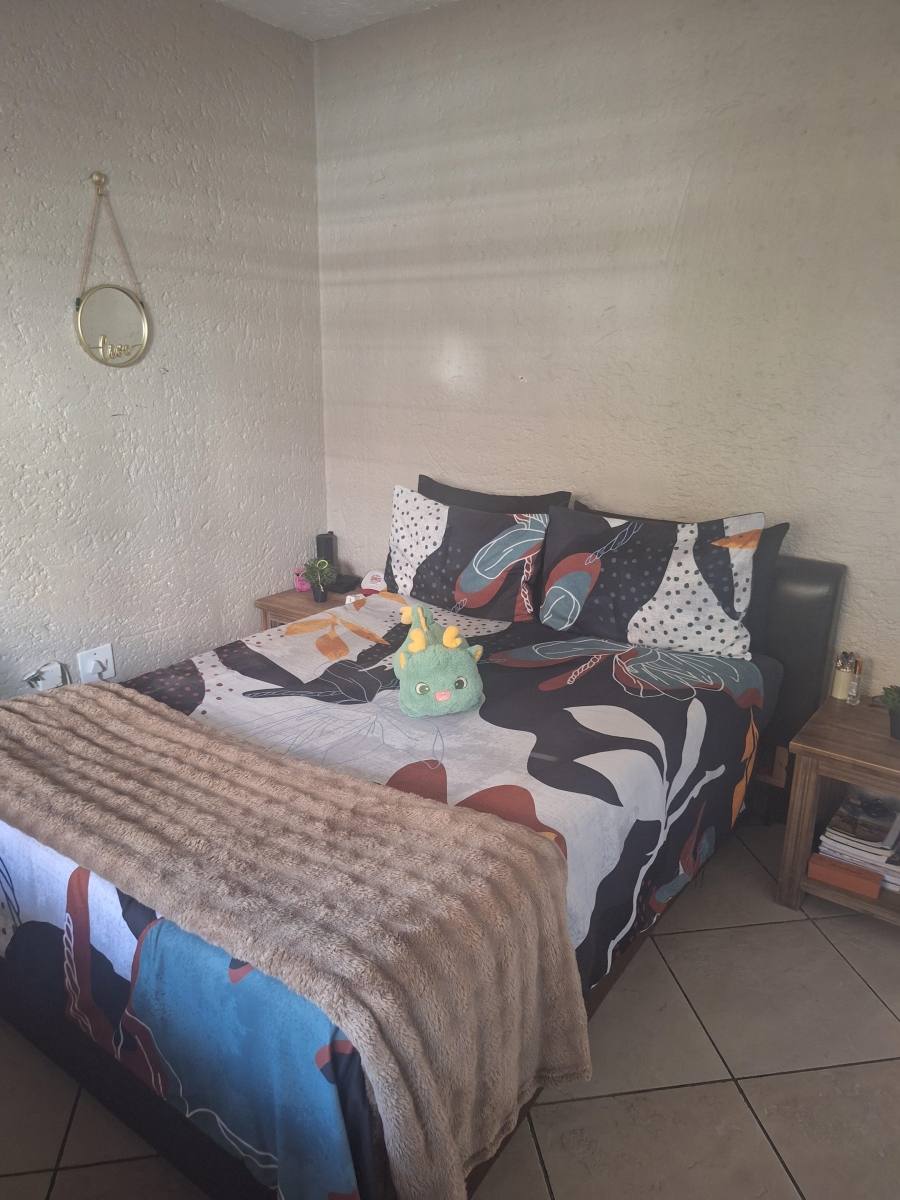 2 Bedroom Property for Sale in Corlett Gardens Gauteng