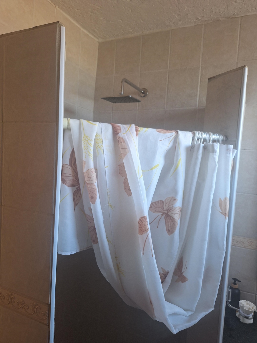 2 Bedroom Property for Sale in Corlett Gardens Gauteng