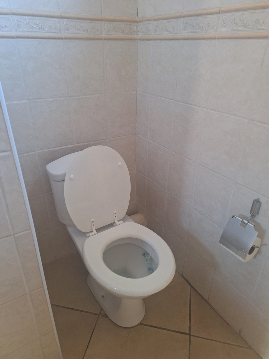 2 Bedroom Property for Sale in Corlett Gardens Gauteng