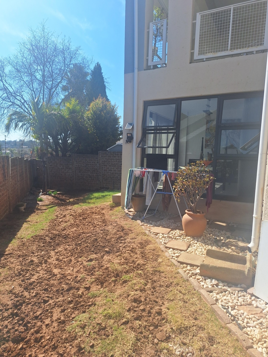 2 Bedroom Property for Sale in Corlett Gardens Gauteng