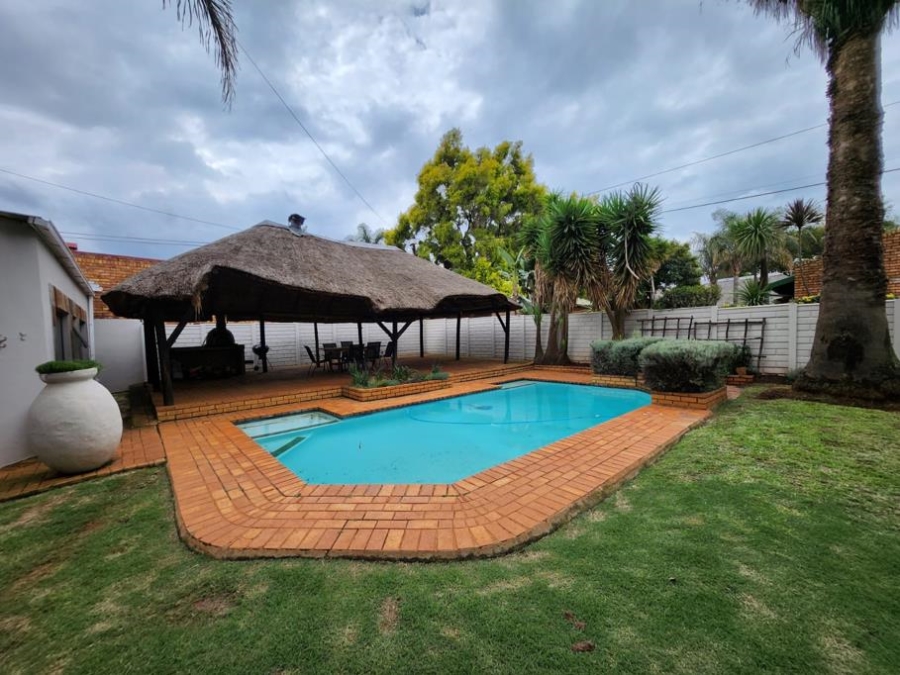 To Let 5 Bedroom Property for Rent in Dalpark Proper Gauteng