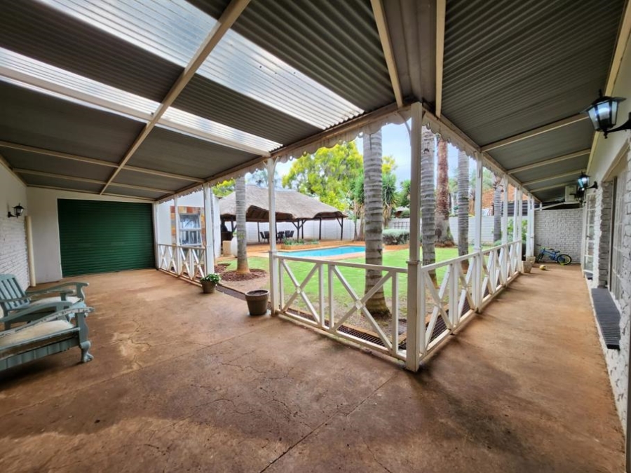 To Let 5 Bedroom Property for Rent in Dalpark Proper Gauteng