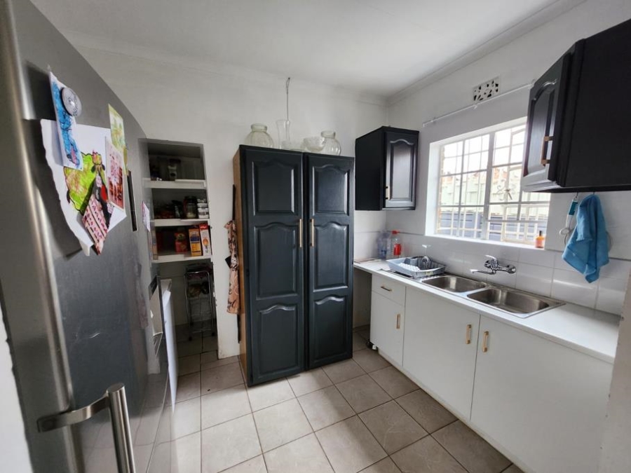 To Let 5 Bedroom Property for Rent in Dalpark Proper Gauteng