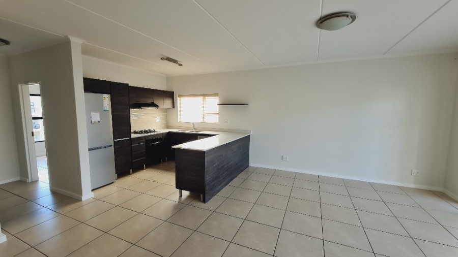 To Let 2 Bedroom Property for Rent in Greenstone Hill Gauteng