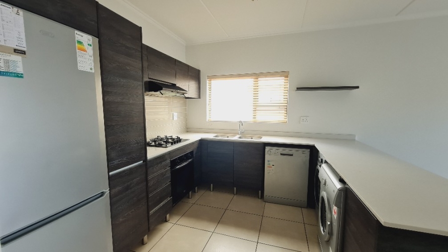 To Let 2 Bedroom Property for Rent in Greenstone Hill Gauteng