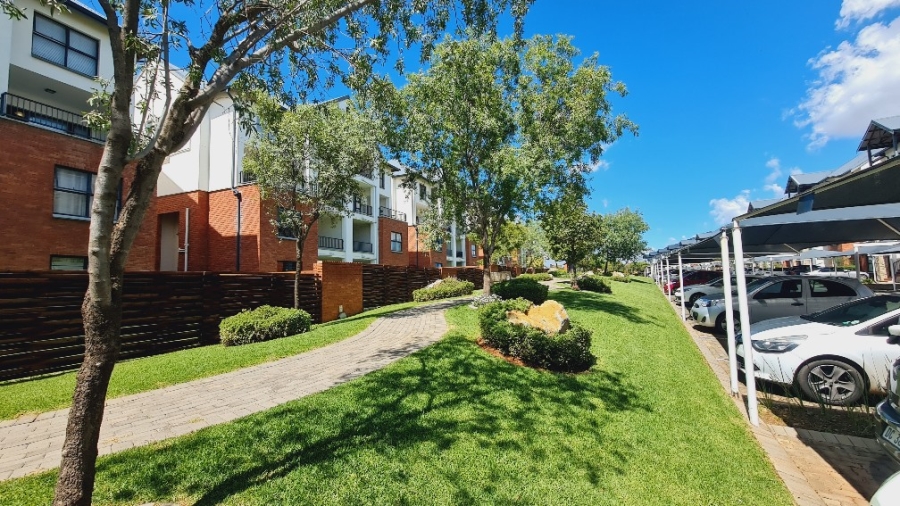 To Let 2 Bedroom Property for Rent in Greenstone Hill Gauteng