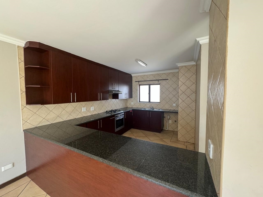 To Let 3 Bedroom Property for Rent in Sonneveld Gauteng