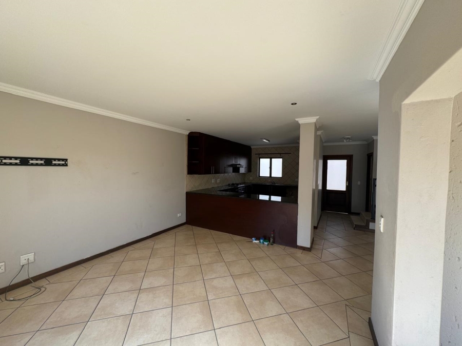 To Let 3 Bedroom Property for Rent in Sonneveld Gauteng