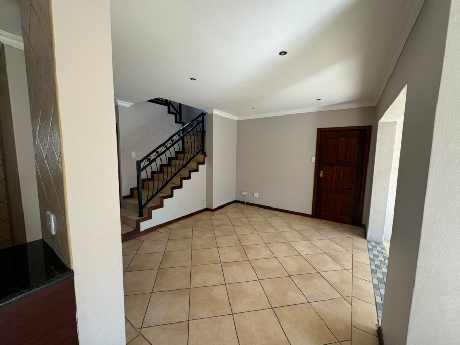 To Let 3 Bedroom Property for Rent in Sonneveld Gauteng