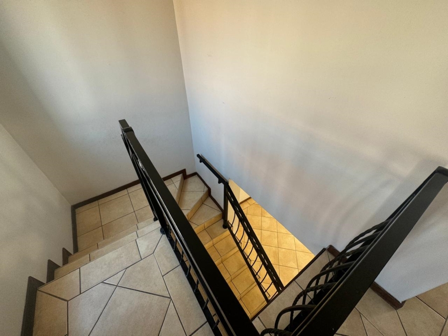 To Let 3 Bedroom Property for Rent in Sonneveld Gauteng