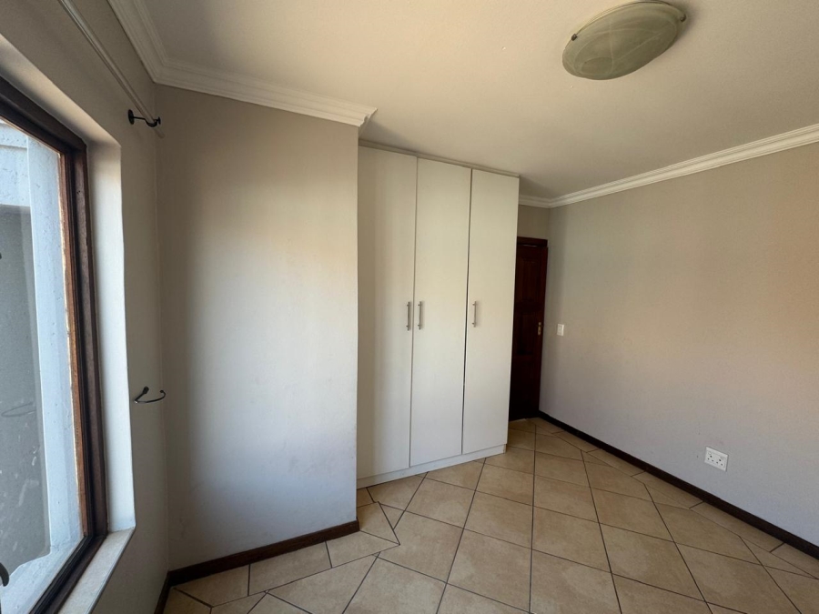 To Let 3 Bedroom Property for Rent in Sonneveld Gauteng