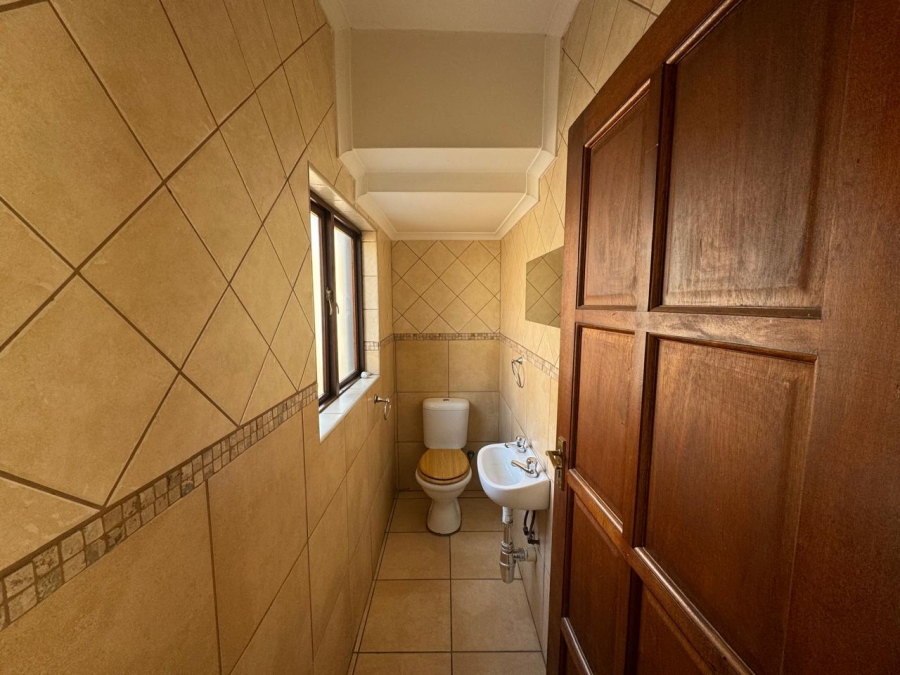 To Let 3 Bedroom Property for Rent in Sonneveld Gauteng