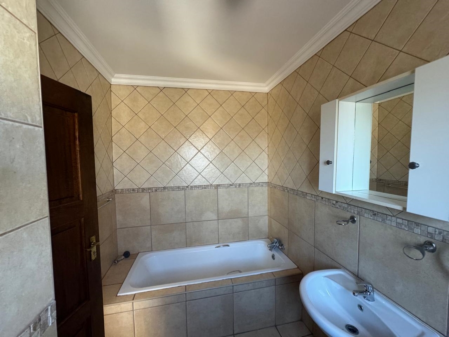 To Let 3 Bedroom Property for Rent in Sonneveld Gauteng