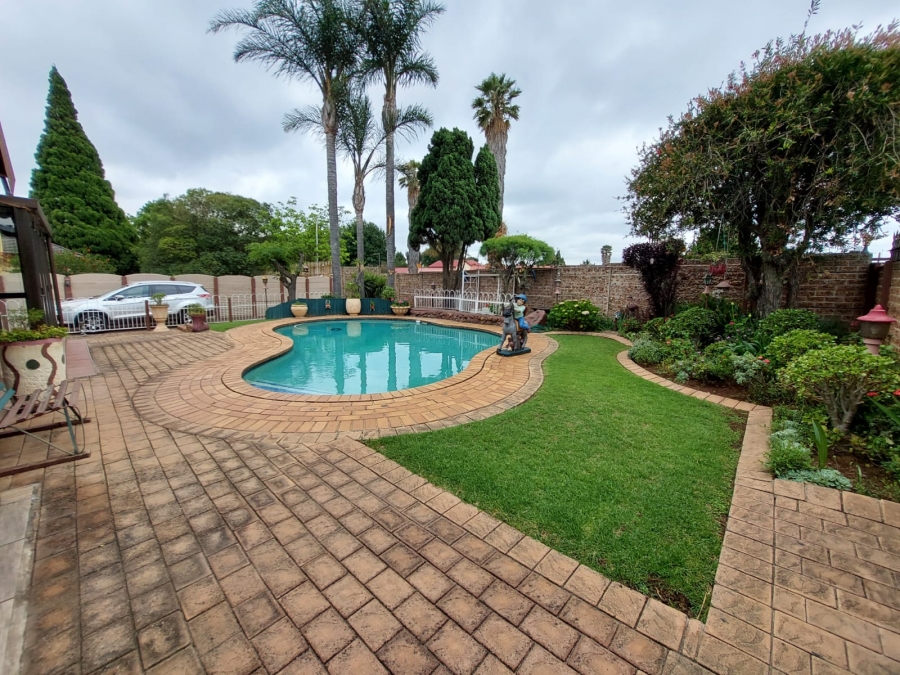 3 Bedroom Property for Sale in Brenthurst Gauteng