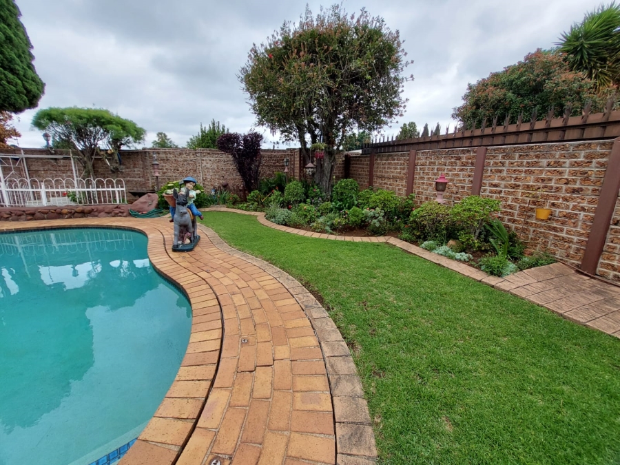 3 Bedroom Property for Sale in Brenthurst Gauteng
