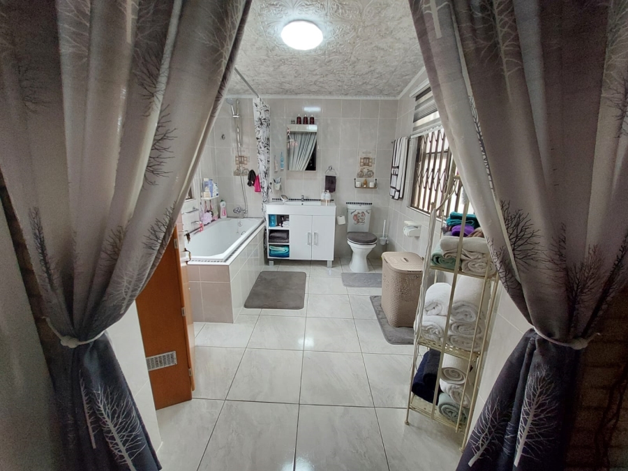 3 Bedroom Property for Sale in Brenthurst Gauteng