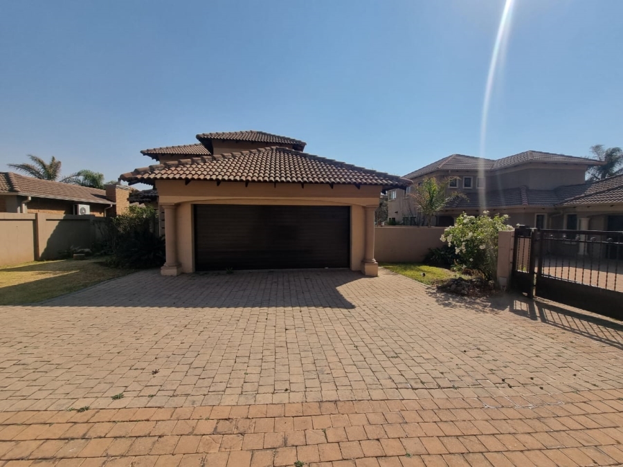 To Let 3 Bedroom Property for Rent in Sonneveld Gauteng
