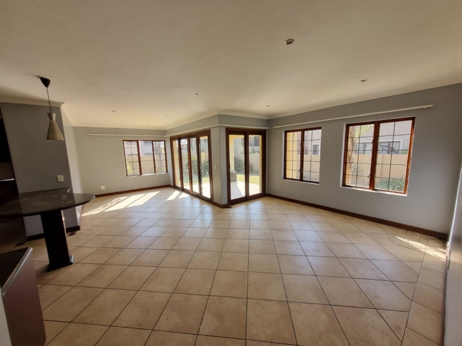To Let 3 Bedroom Property for Rent in Sonneveld Gauteng