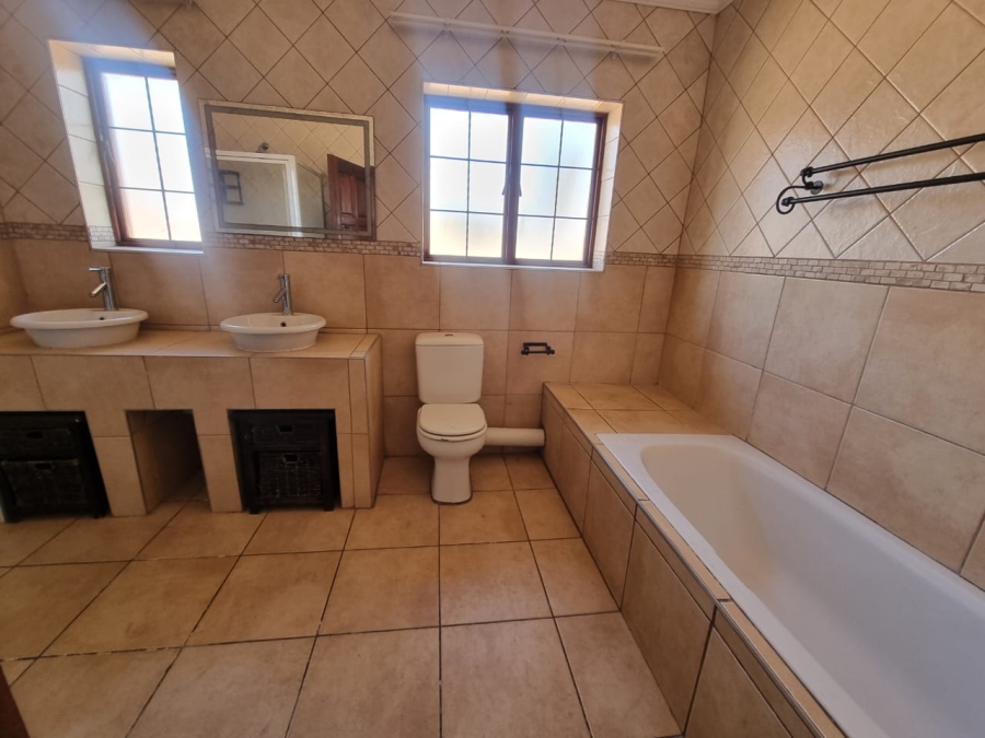 To Let 3 Bedroom Property for Rent in Sonneveld Gauteng