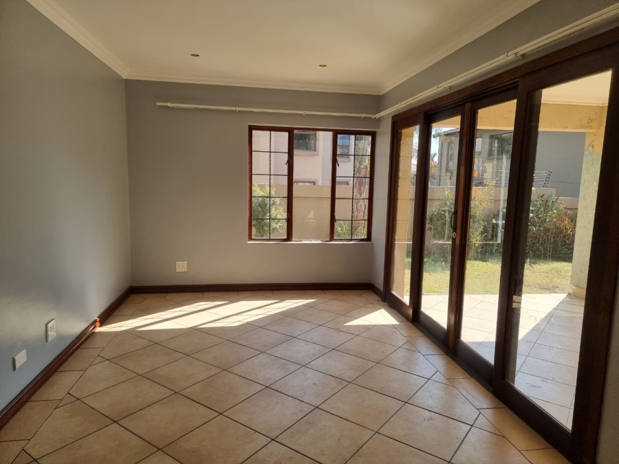 To Let 3 Bedroom Property for Rent in Sonneveld Gauteng