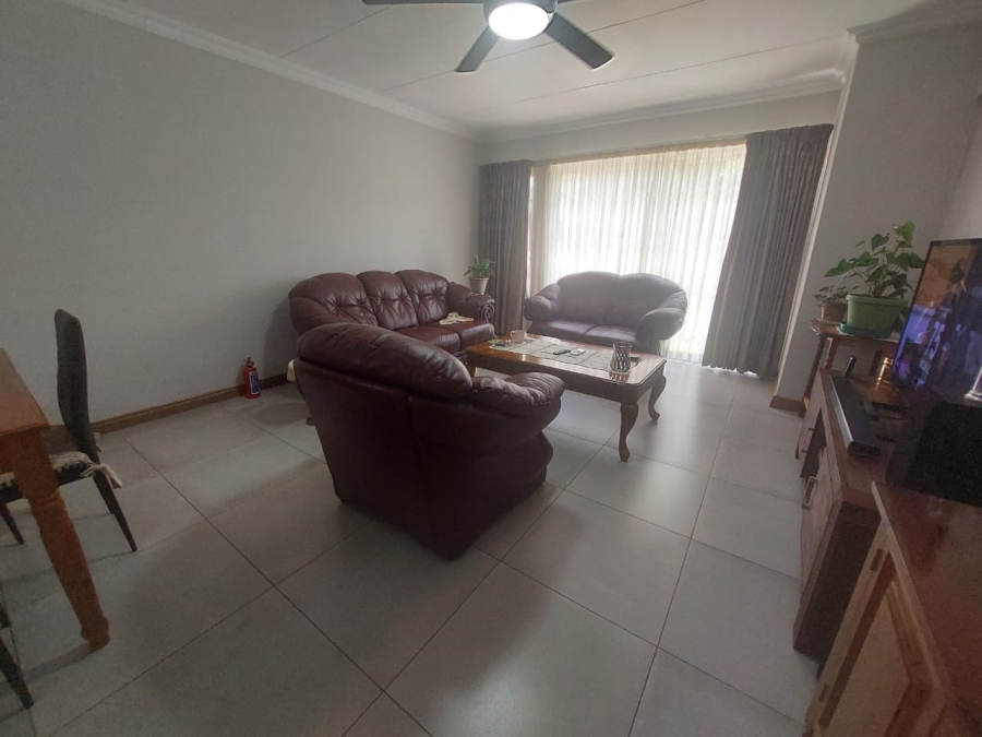 3 Bedroom Property for Sale in Wilgeheuwel Gauteng