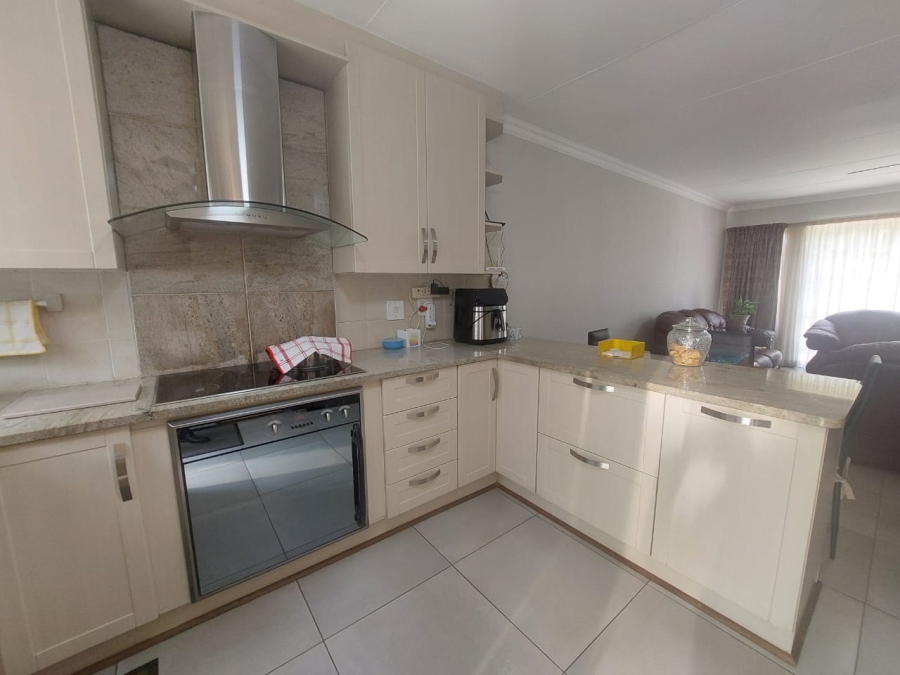 3 Bedroom Property for Sale in Wilgeheuwel Gauteng