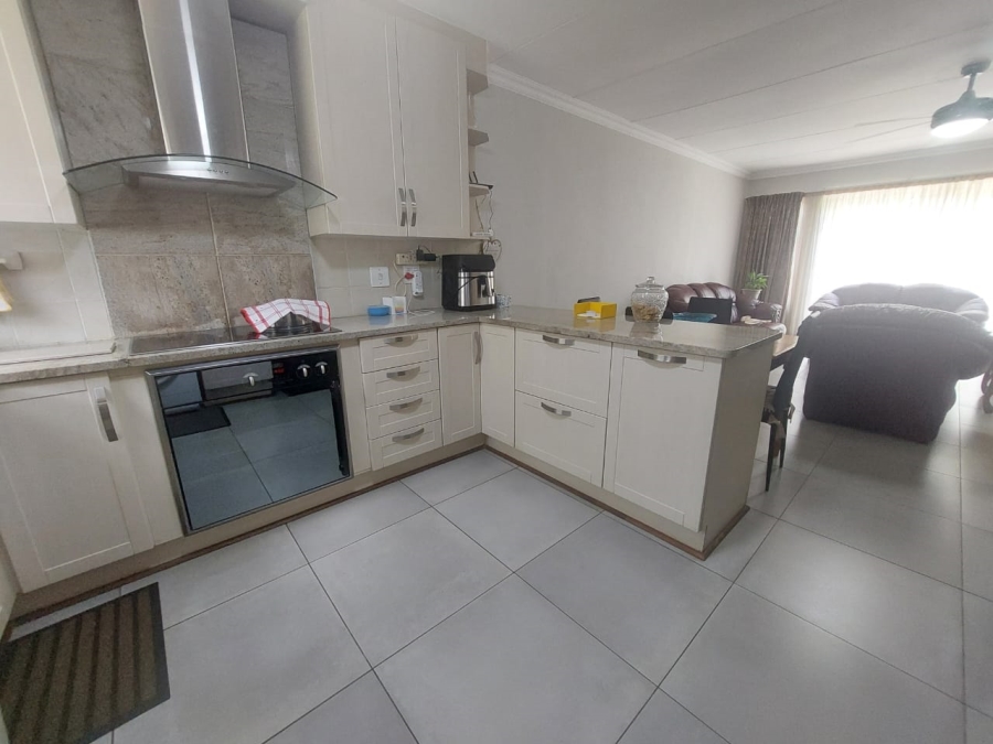 3 Bedroom Property for Sale in Wilgeheuwel Gauteng