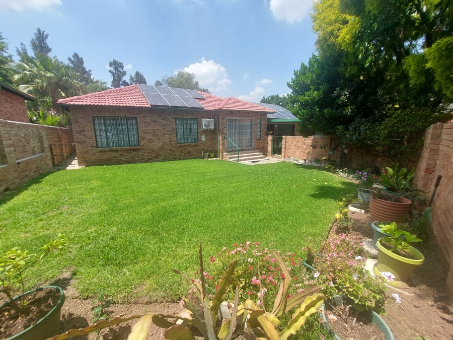 3 Bedroom Property for Sale in Wilgeheuwel Gauteng