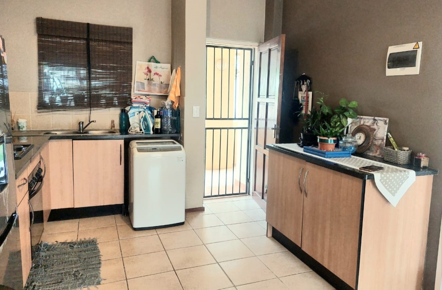 1 Bedroom Property for Sale in Sonnedal AH Gauteng