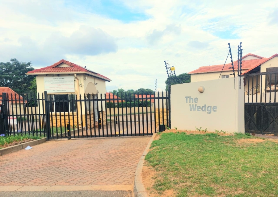 1 Bedroom Property for Sale in Sonnedal AH Gauteng