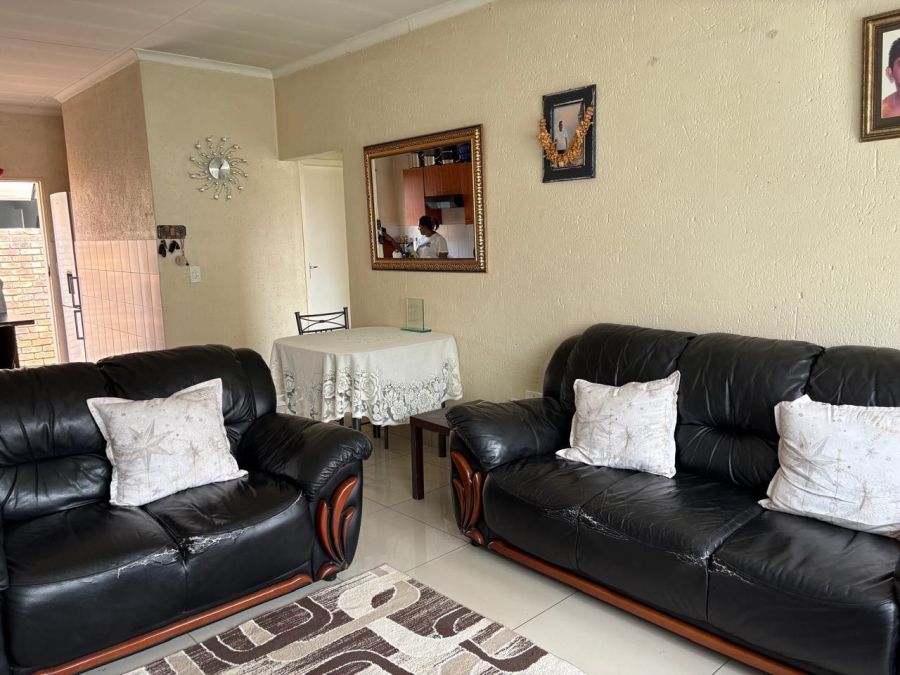 To Let 2 Bedroom Property for Rent in Kyalami Hills Gauteng