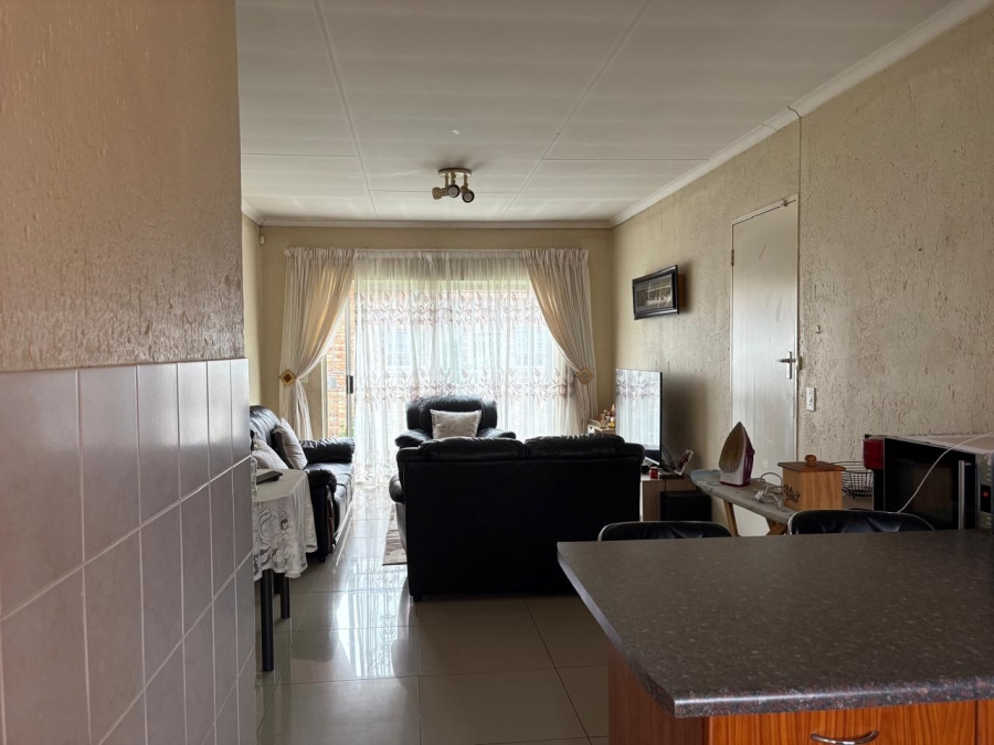 To Let 2 Bedroom Property for Rent in Kyalami Hills Gauteng