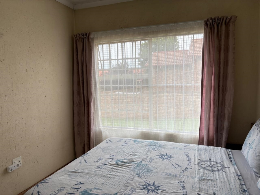 To Let 2 Bedroom Property for Rent in Kyalami Hills Gauteng