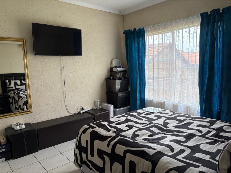 To Let 2 Bedroom Property for Rent in Kyalami Hills Gauteng